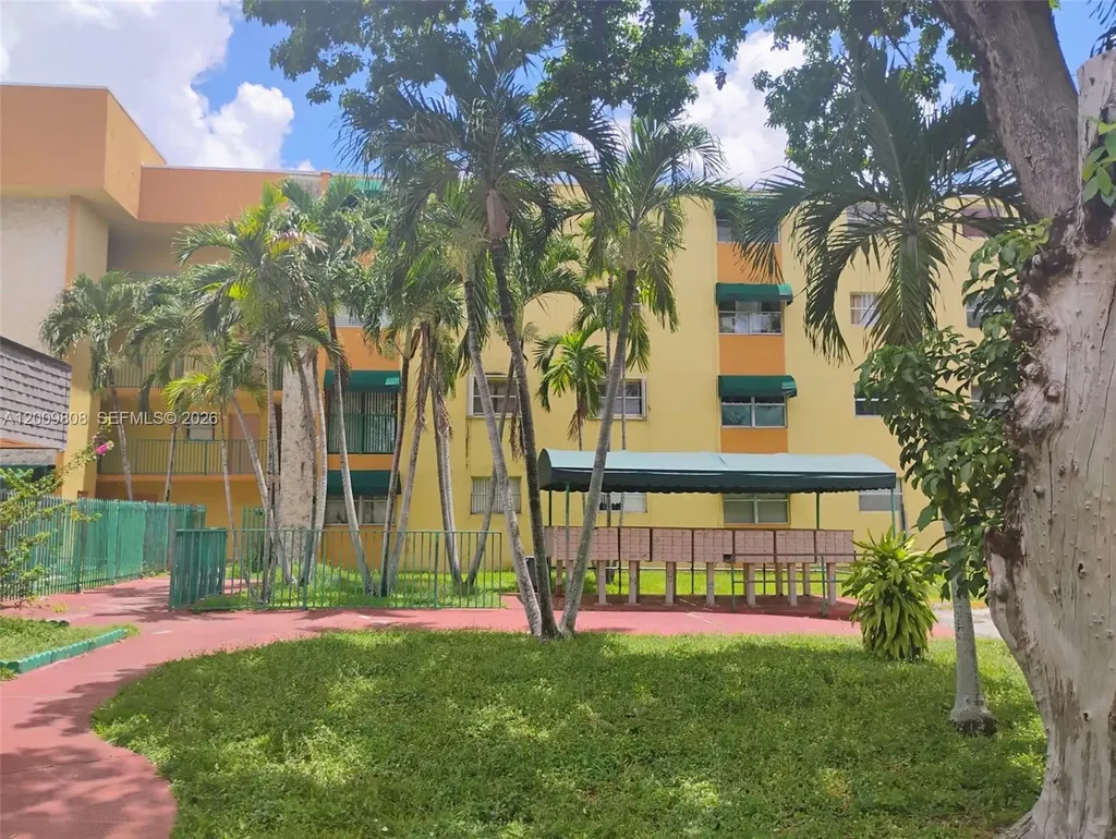 606 W 81st Street Hialeah FL 33014