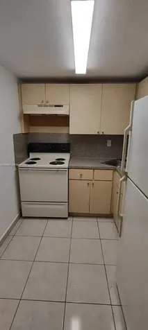 606 W 81st Street Hialeah FL 33014