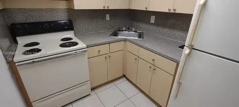 606 W 81st Street Hialeah FL 33014