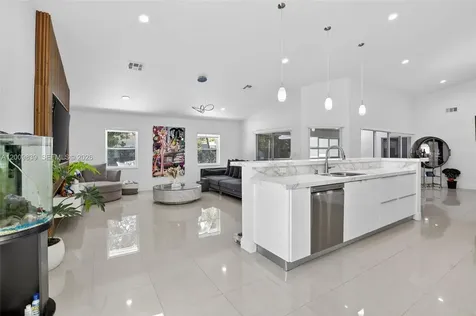 3540 N Park Road Hollywood FL 33021