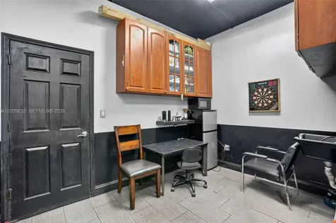 Established Barbershop For Sale – Prime Kendall Location Kendall FL 33175