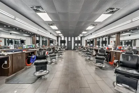 Established Barbershop For Sale – Prime Kendall Location Kendall FL 33175
