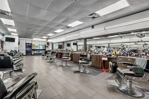 Established Barbershop For Sale – Prime Kendall Location Kendall FL 33175