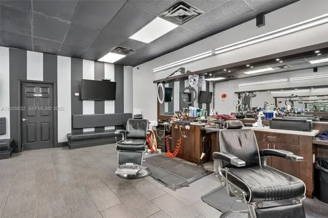 Established Barbershop For Sale – Prime Kendall Location Kendall FL 33175