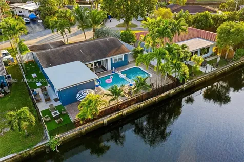 2005 NW 37th Street Oakland Park FL 33309