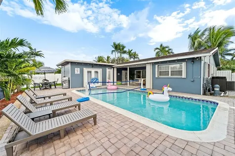 2005 NW 37th Street Oakland Park FL 33309