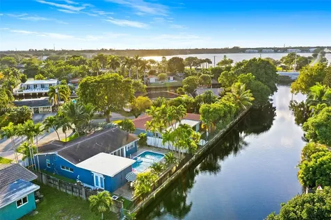 2005 NW 37th Street Oakland Park FL 33309