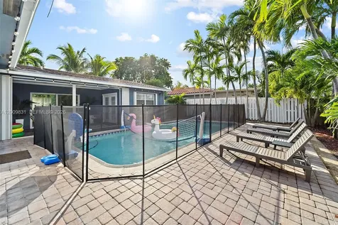 2005 NW 37th Street Oakland Park FL 33309
