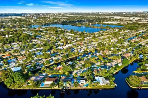 2005 NW 37th Street Oakland Park FL 33309