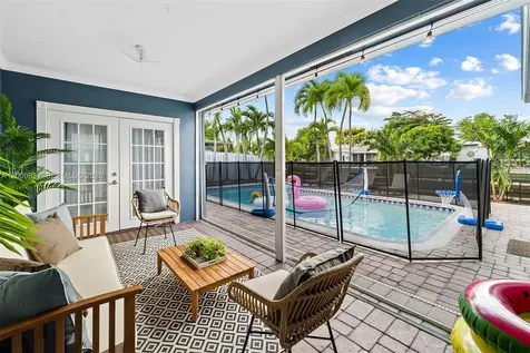 2005 NW 37th Street Oakland Park FL 33309