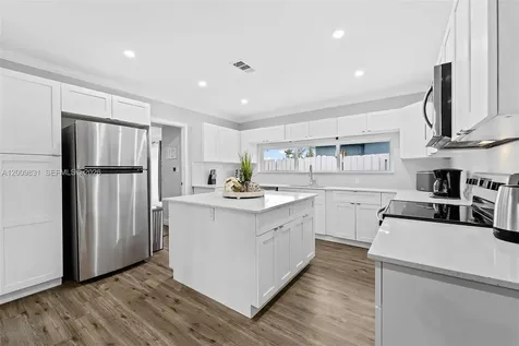 2005 NW 37th Street Oakland Park FL 33309