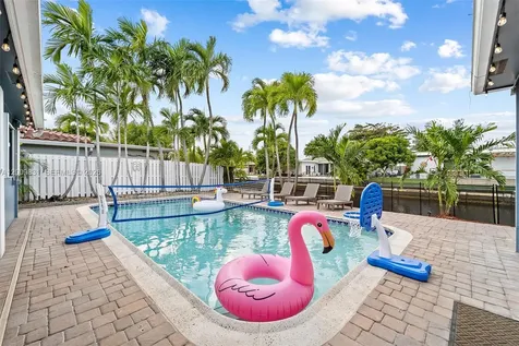 2005 NW 37th Street Oakland Park FL 33309