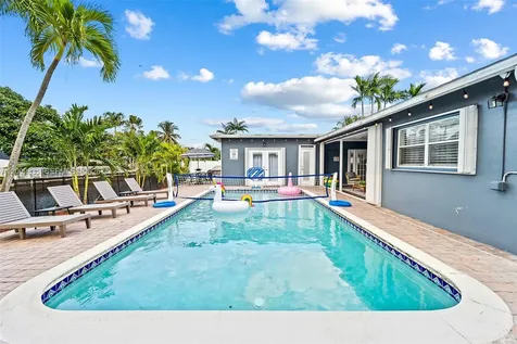 2005 NW 37th Street Oakland Park FL 33309