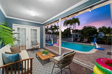 2005 NW 37th Street Oakland Park FL 33309