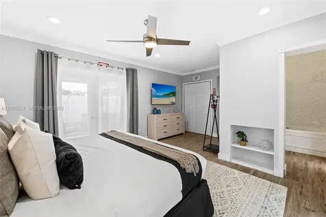 2005 NW 37th Street Oakland Park FL 33309