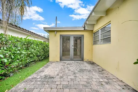 2225 SW 62nd Court Miami FL 33155
