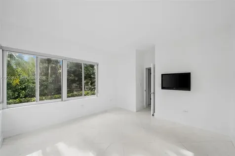 114 3 San Marino Terrace Miami Beach FL 33139