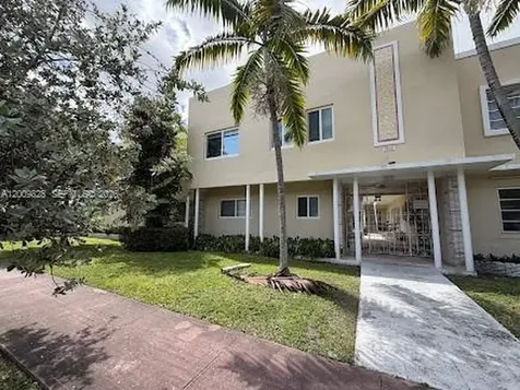 40 Salamanca Avenue Coral Gables FL 33134