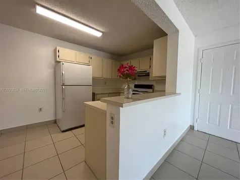 250 W Palm Circle W Pembroke Pines FL 33025