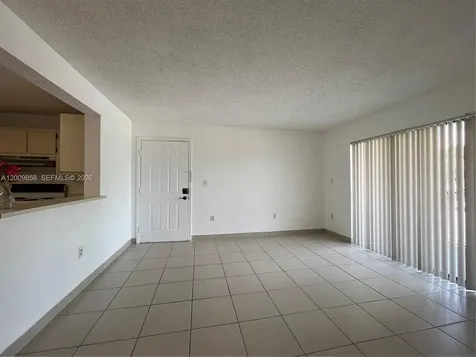 250 W Palm Circle W Pembroke Pines FL 33025