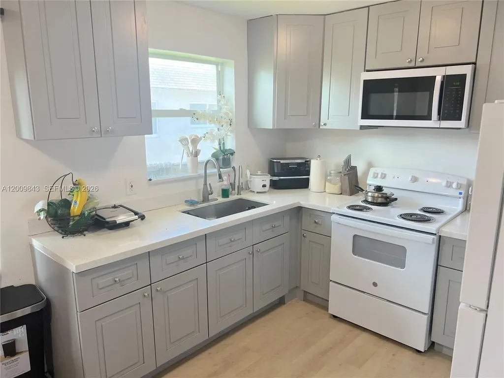 5218 SW 91st Avenue Cooper City FL 33328