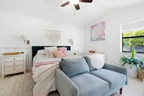 575 Lakeside Circle Sunrise FL 33326