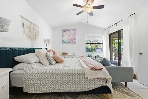 575 Lakeside Circle Sunrise FL 33326
