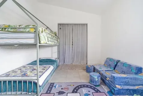 575 Lakeside Circle Sunrise FL 33326