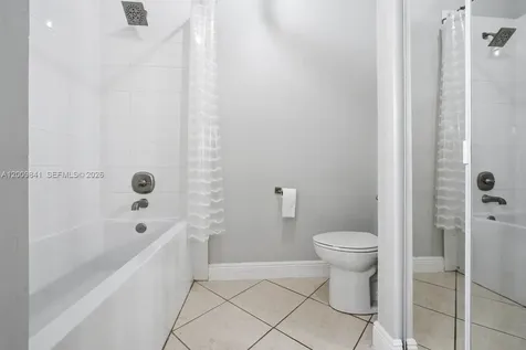 575 Lakeside Circle Sunrise FL 33326