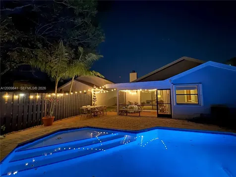 575 Lakeside Circle Sunrise FL 33326