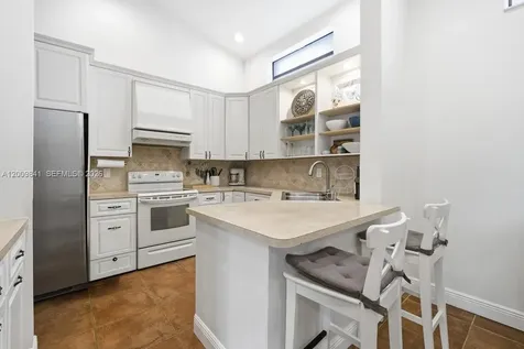575 Lakeside Circle Sunrise FL 33326