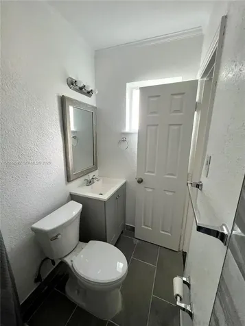 590 NW 40th Court Oakland Park FL 33309