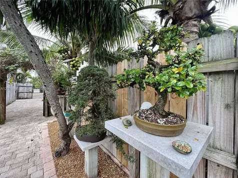 590 NW 40th Court Oakland Park FL 33309