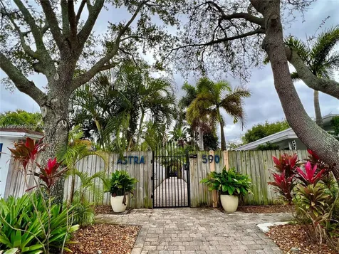 590 NW 40th Court Oakland Park FL 33309