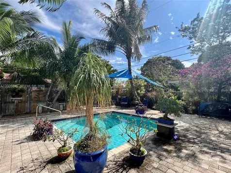590 NW 40th Court Oakland Park FL 33309
