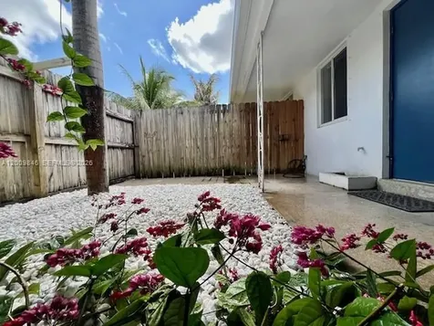 590 NW 40th Court Oakland Park FL 33309