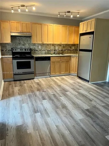 590 NW 40th Court Oakland Park FL 33309