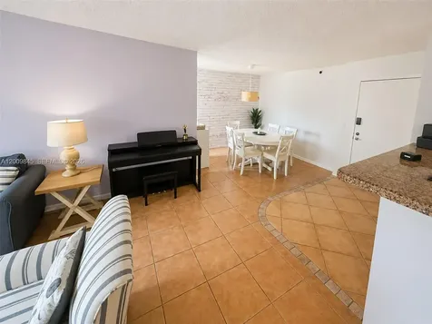 19801 E Country Club Drive Aventura FL 33180