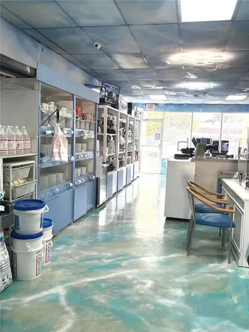 82 SW 8 Miami FL 33144