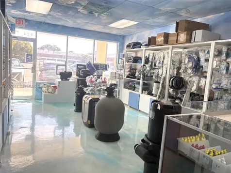 82 SW 8 Miami FL 33144