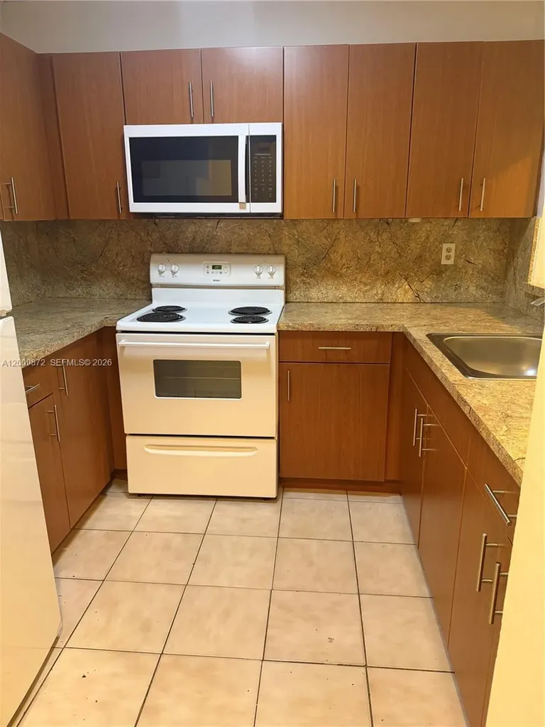 8185 NW 7th Street Miami FL 33126