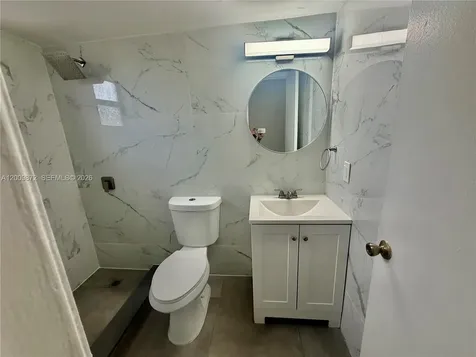 8185 NW 7th Street Miami FL 33126