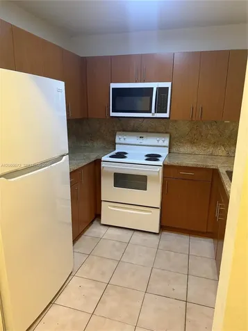 8185 NW 7th Street Miami FL 33126