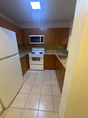 8185 NW 7th Street Miami FL 33126