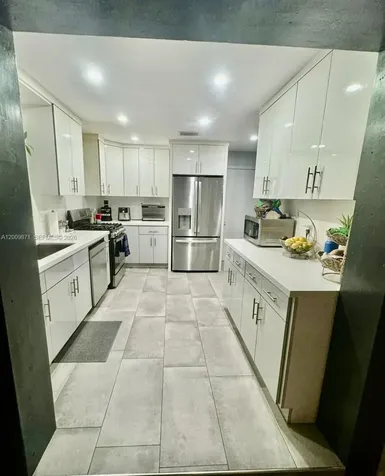 220 SW 3rd Avenue Hallandale Beach FL 33009