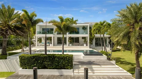 120 Knollwood Drive Key Biscayne FL 33149