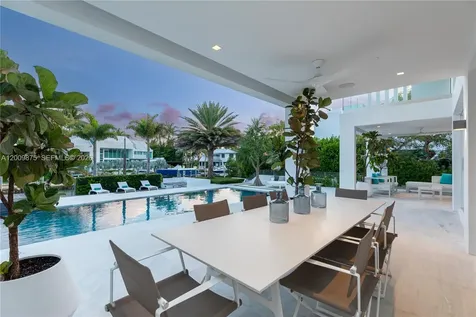 120 Knollwood Drive Key Biscayne FL 33149