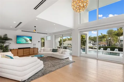 120 Knollwood Drive Key Biscayne FL 33149