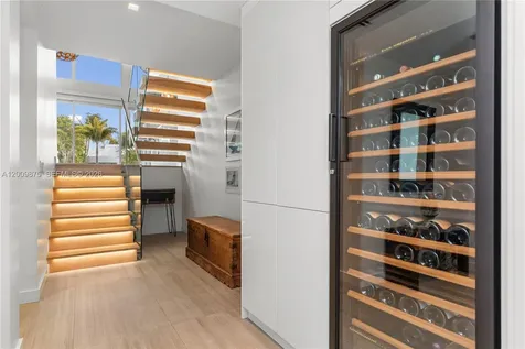 120 Knollwood Drive Key Biscayne FL 33149