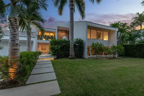 120 Knollwood Drive Key Biscayne FL 33149